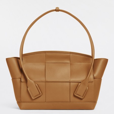 Bottega Veneta Arco Medium Bag In Caramel Grained Leather