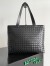 Bottega Veneta Large Zipped Tote in Black Intrecciato Calfskin